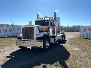 Main image Peterbilt 389