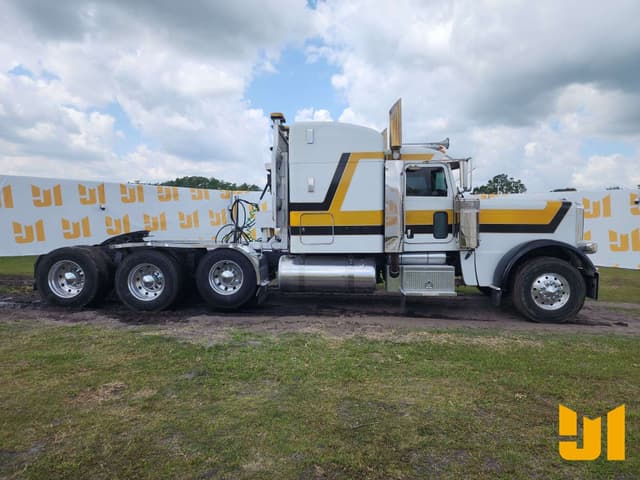 Image of Peterbilt 389 equipment image 3