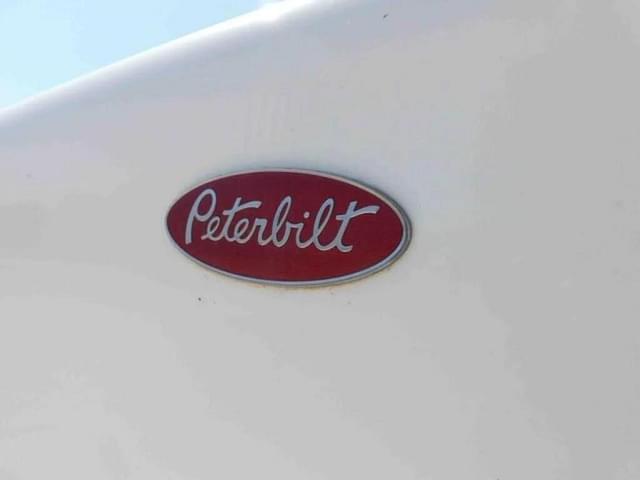 Image of Peterbilt Undetermined equipment image 4