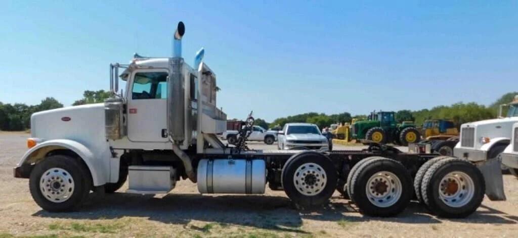 Image of Peterbilt Undetermined Primary image