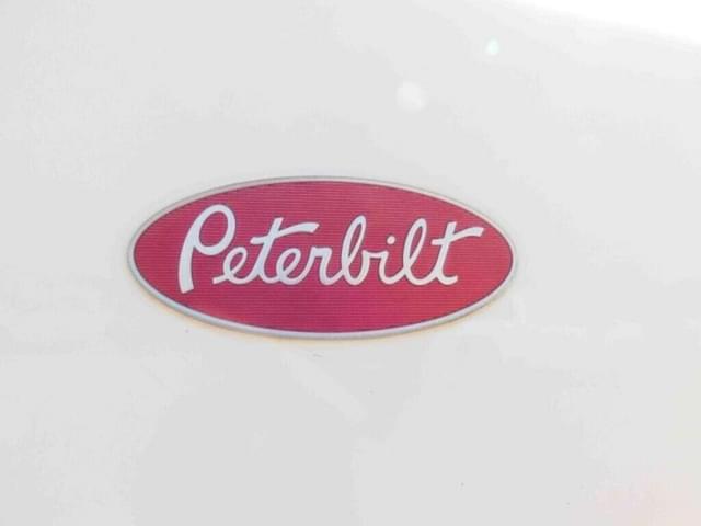 Image of Peterbilt 367 equipment image 4