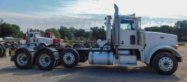 Image of Peterbilt 367 equipment image 3