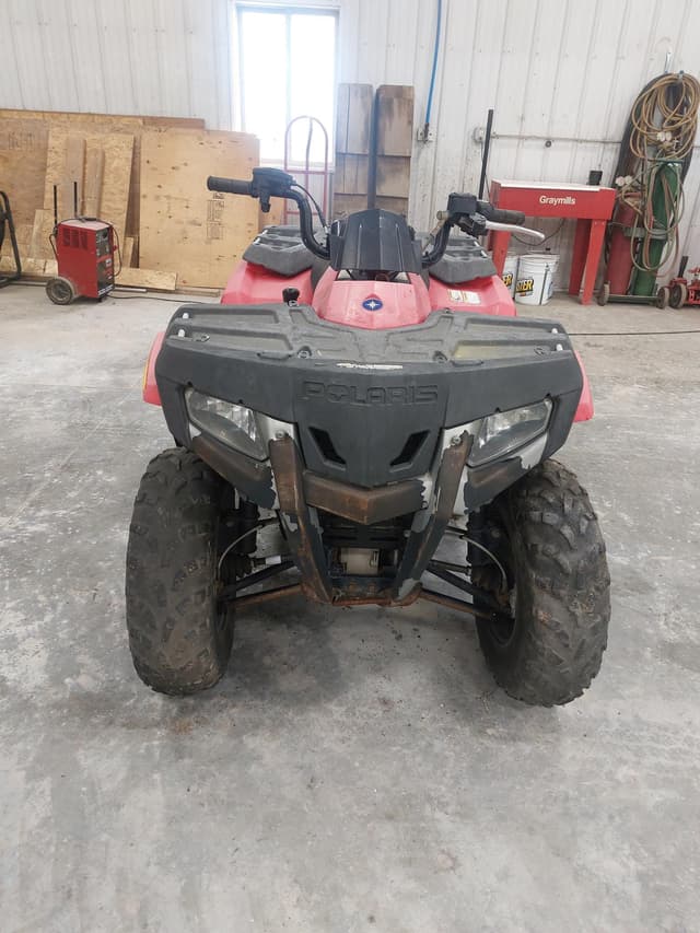 Image of Polaris Sportsman 400 equipment image 2