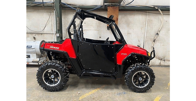Image of Polaris RZR 800 equipment image 2