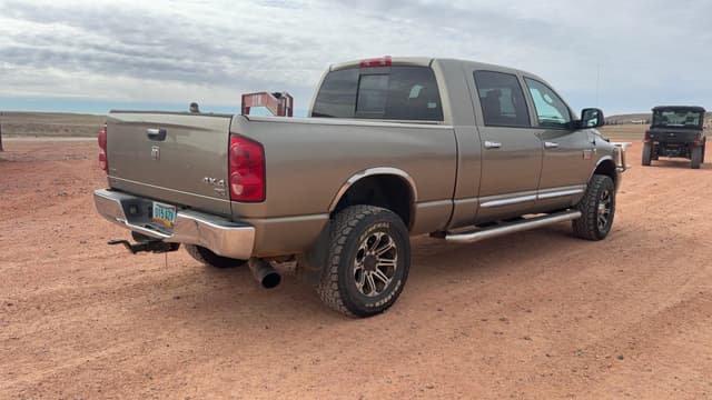 Image of Dodge Ram 3500HD equipment image 3