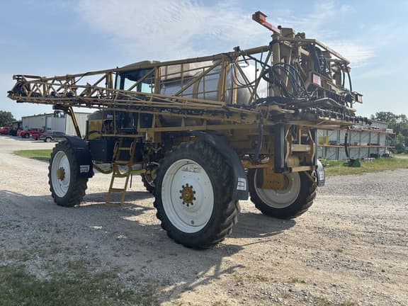 Image of Ag-Chem RoGator 1084 equipment image 2