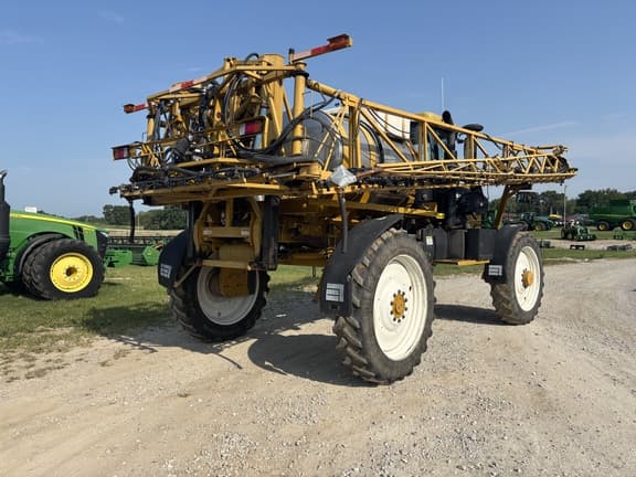 Image of Ag-Chem RoGator 1084 equipment image 4
