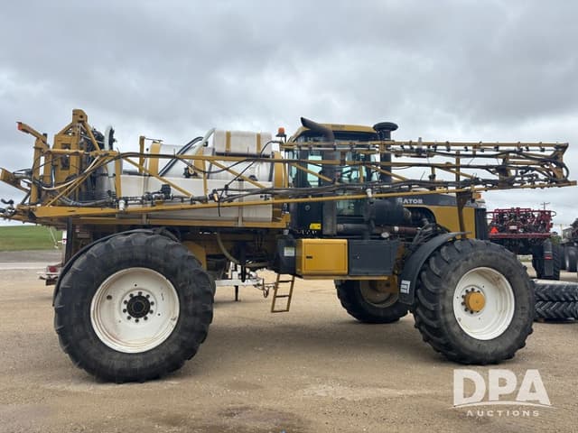 Image of Ag-Chem Rogator SS1084 equipment image 2