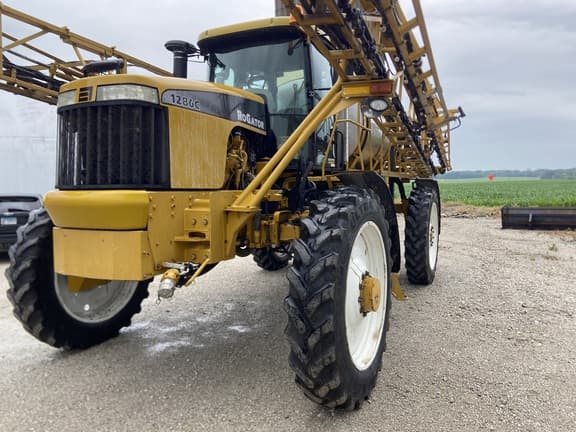 Image of RoGator RG1286C equipment image 4
