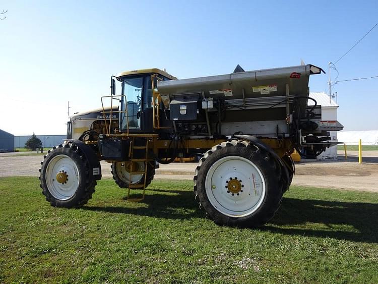 Main image Ag-Chem RoGator 1286C 17