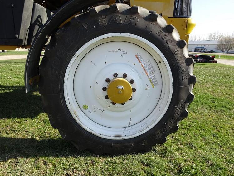 Main image Ag-Chem RoGator 1286C 34