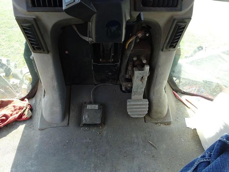 Main image Ag-Chem RoGator 1286C 89