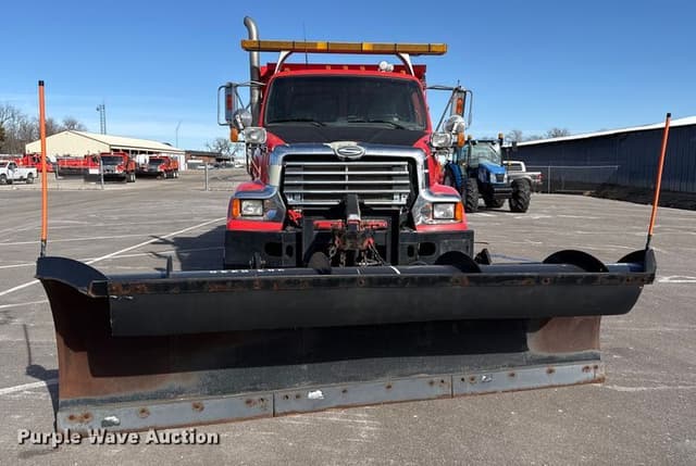 Image of Sterling L7500 equipment image 1