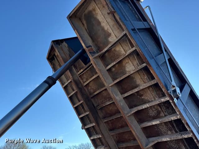 Image of Sterling L8500 equipment image 3