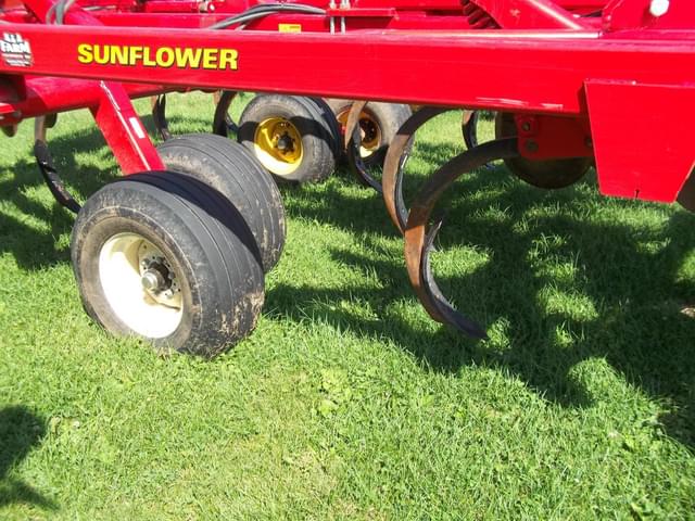 Image of Sunflower 4511 equipment image 4
