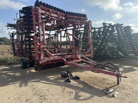 2009 Sunflower 6433-43 Equipment Image0