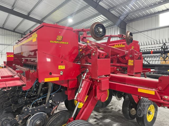 Image of Sunflower 9434 equipment image 2