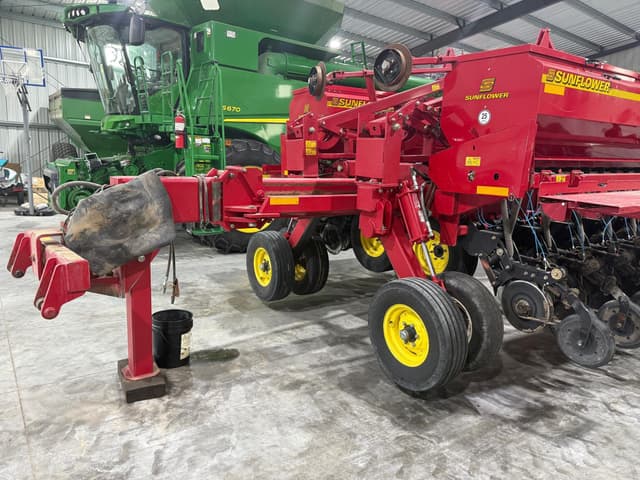 Image of Sunflower 9434 equipment image 1