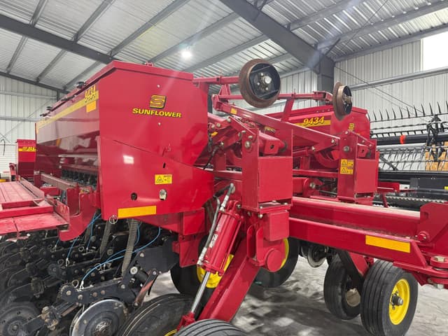 Image of Sunflower 9434 equipment image 2