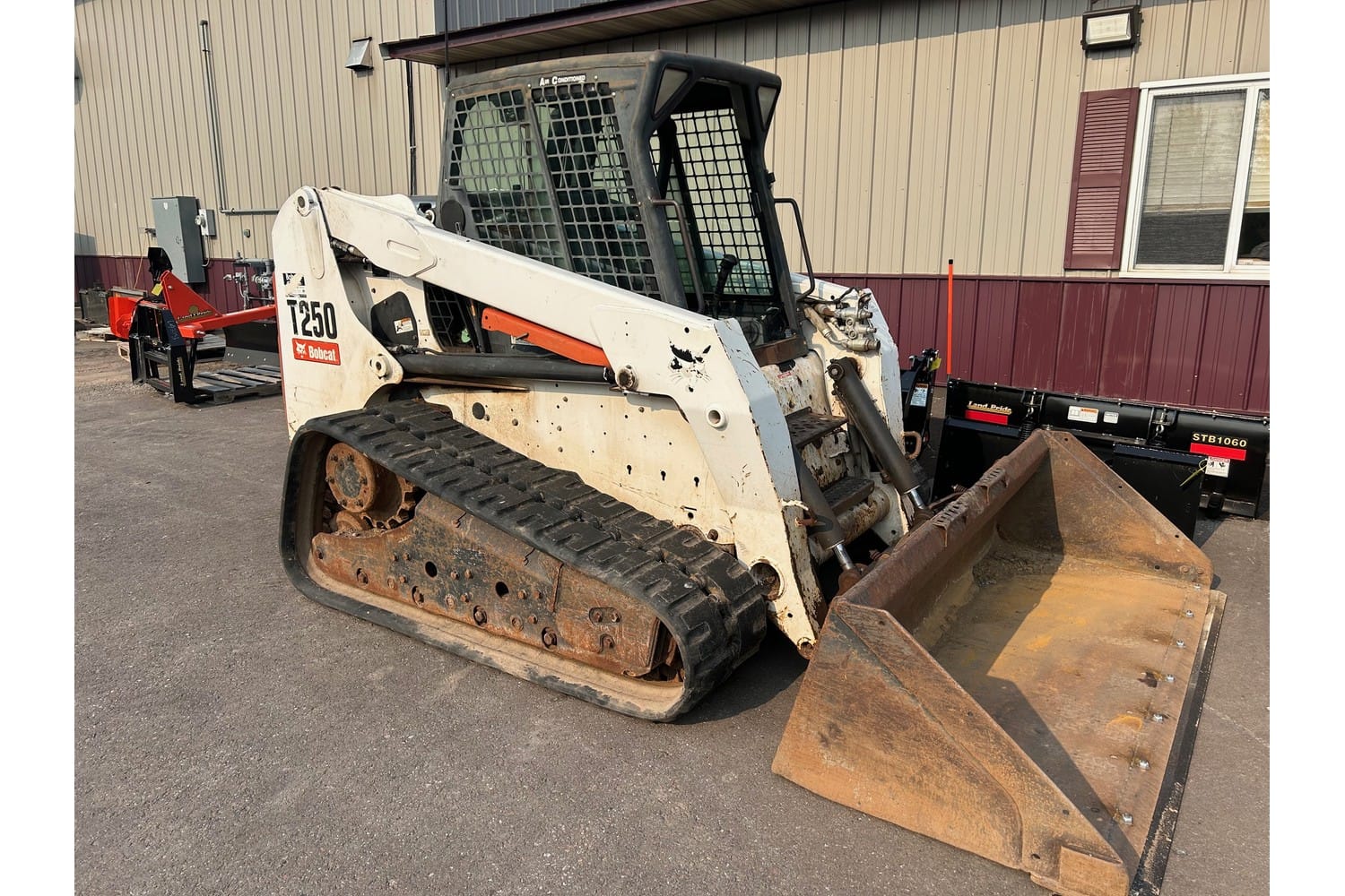 2009 Bobcat T250 Equipment Image0