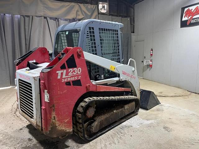 Image of Takeuchi TL230 equipment image 4