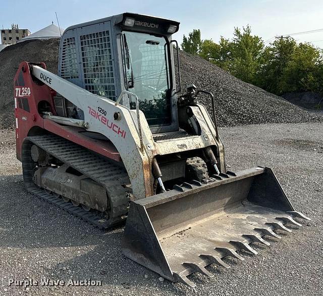 Image of Takeuchi TL250 equipment image 2