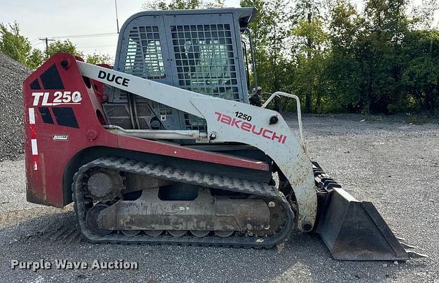 Image of Takeuchi TL250 equipment image 3