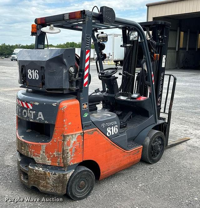 Image of Toyota 8FGCU25 equipment image 4