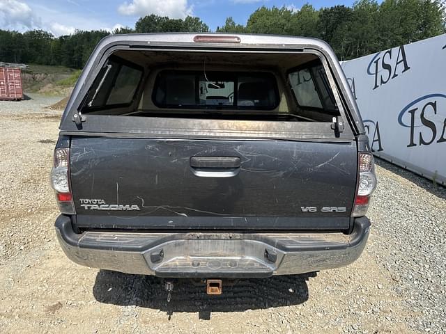 Image of Toyota Tacoma equipment image 3