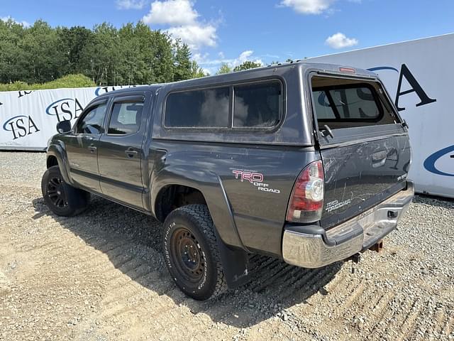 Image of Toyota Tacoma equipment image 2