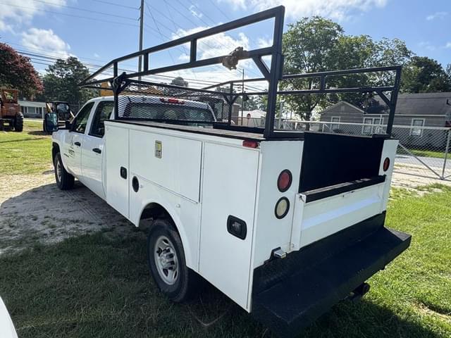 Image of Chevrolet 2500 equipment image 3
