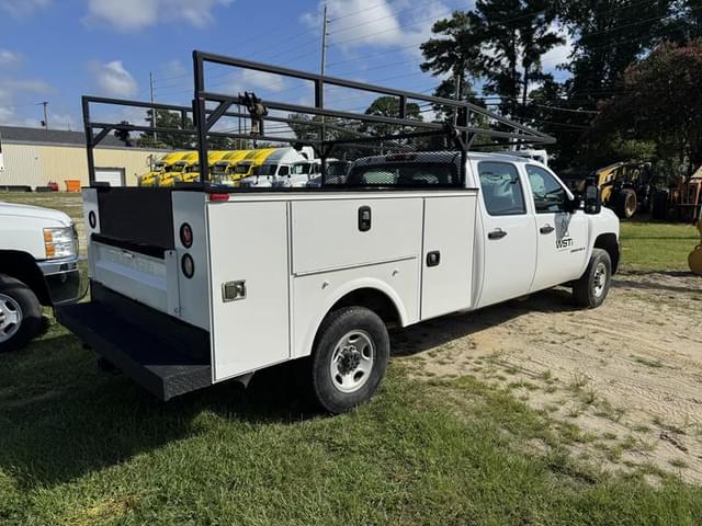 Image of Chevrolet 2500 equipment image 2