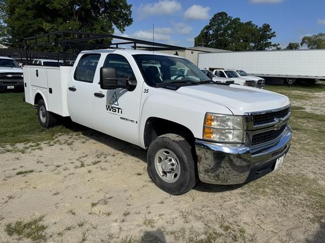Image of Chevrolet 2500 equipment image 1