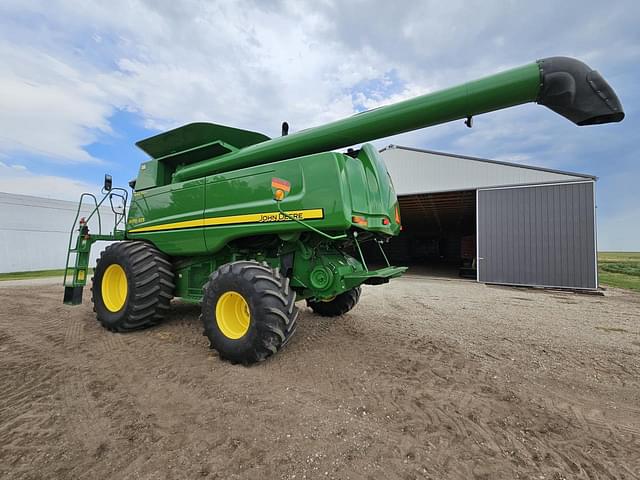 Image of John Deere 9770 STS equipment image 2