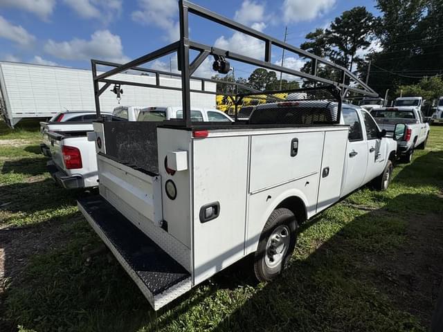 Image of Chevrolet 2500 equipment image 2