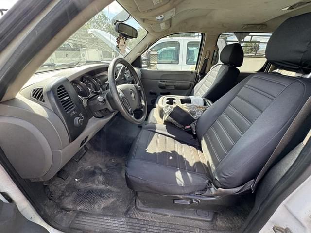 Image of Chevrolet 2500 equipment image 4