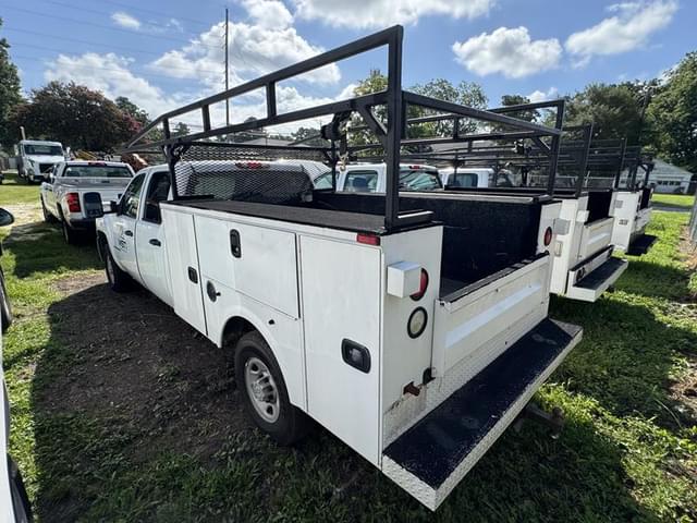 Image of Chevrolet 2500 equipment image 3