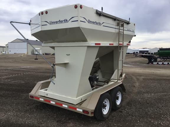 Image of Unverferth Seed Runner 2750 equipment image 2