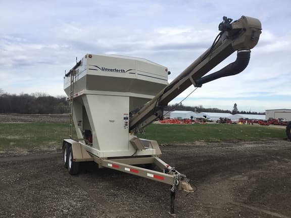 Image of Unverferth Seed Runner 2750 equipment image 1