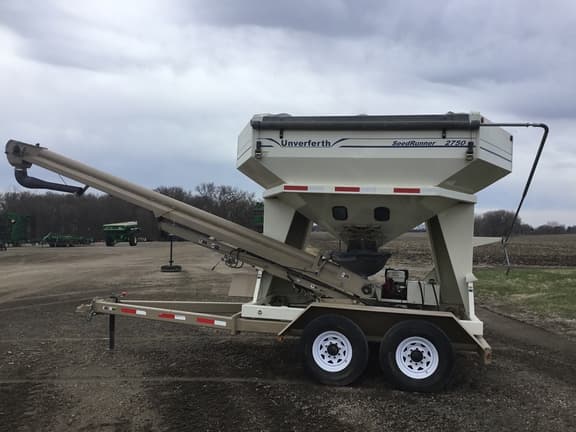 Image of Unverferth Seed Runner 2750 equipment image 3