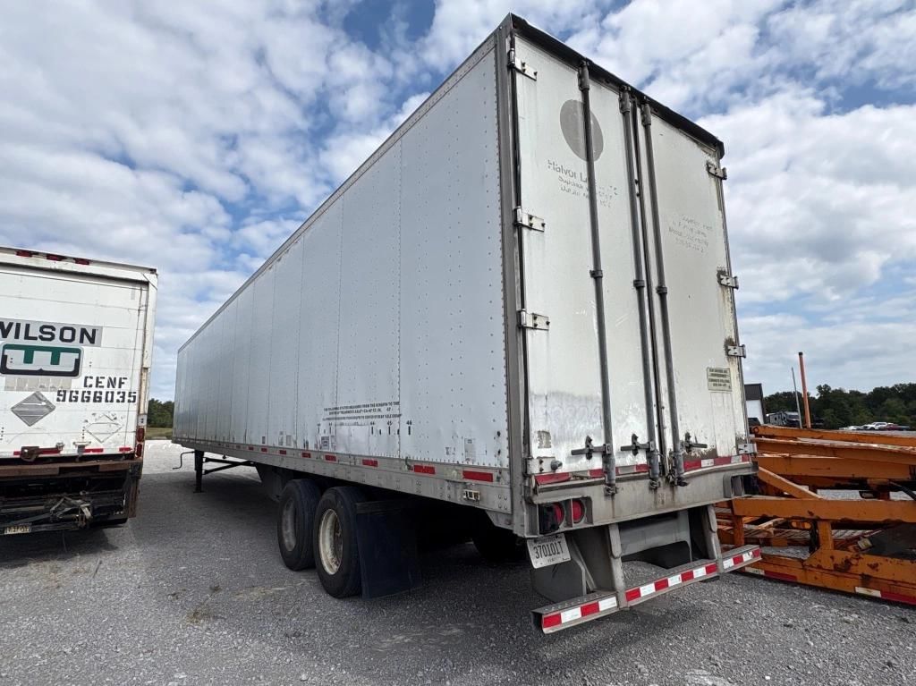 2009 Utility 4000 D-X Equipment Image0