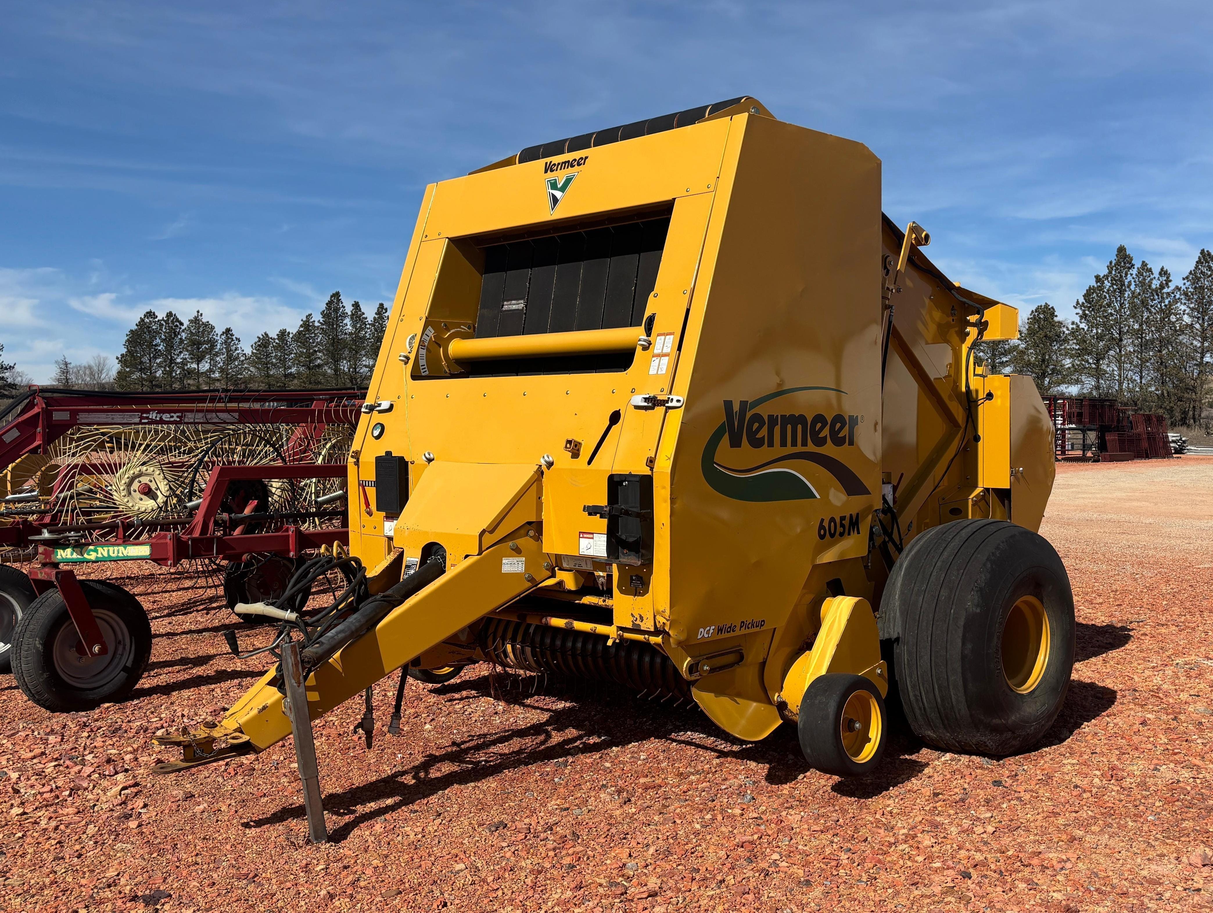 2009 Vermeer 605M Equipment Image0