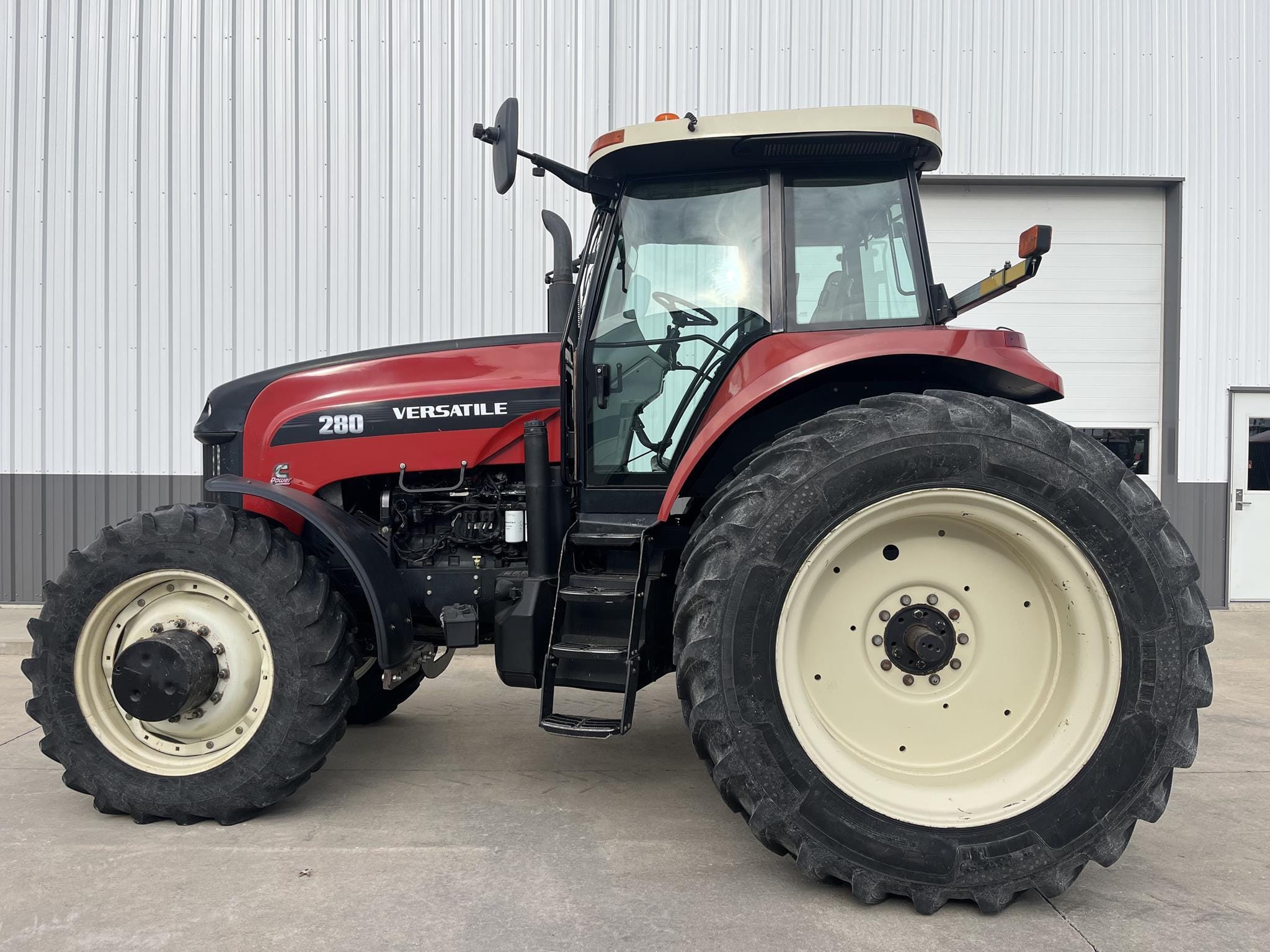 2009 Versatile 280 Equipment Image0