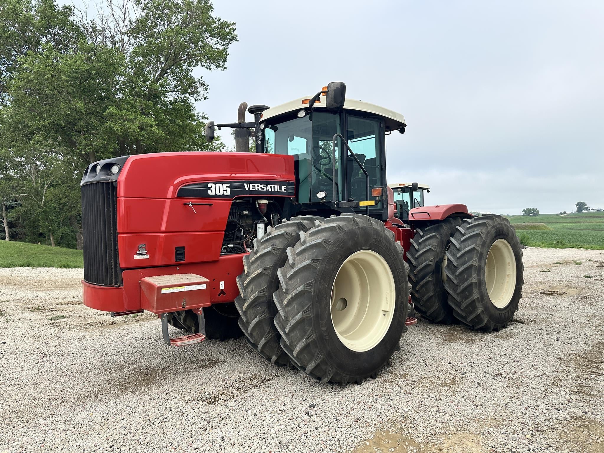 SOLD - 2009 Versatile 305 Lot No. 35 Tractors with 3,044 Hrs | Tractor Zoom