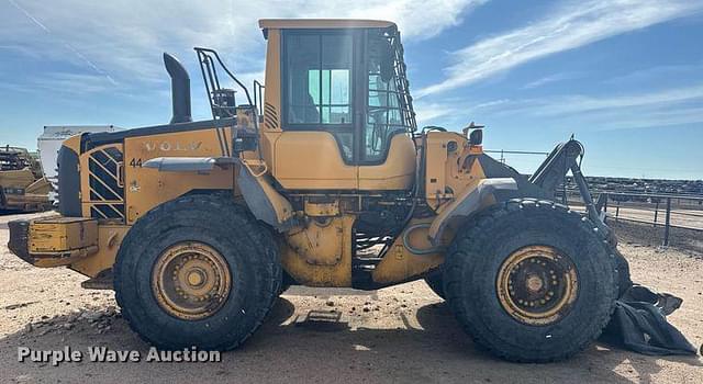 Image of Volvo L110F equipment image 3