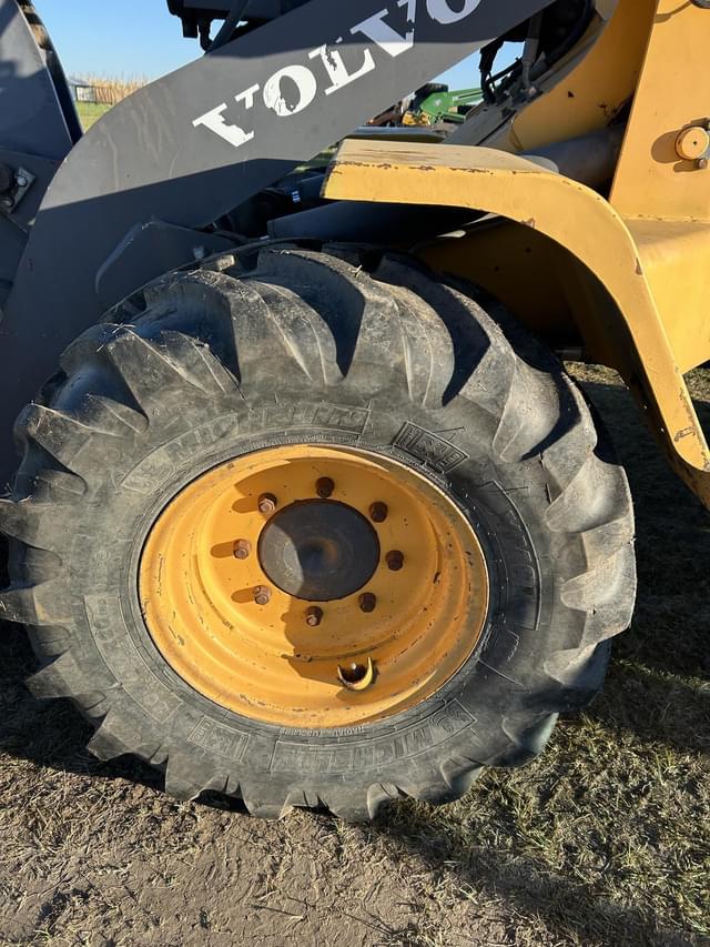 Image of Volvo L35B equipment image 4