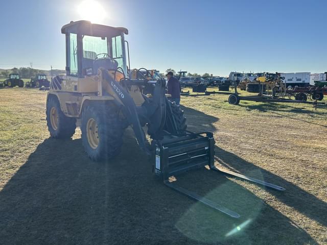 Image of Volvo L35B equipment image 2