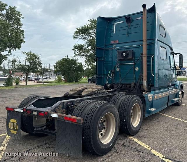 Image of Volvo VNL equipment image 4