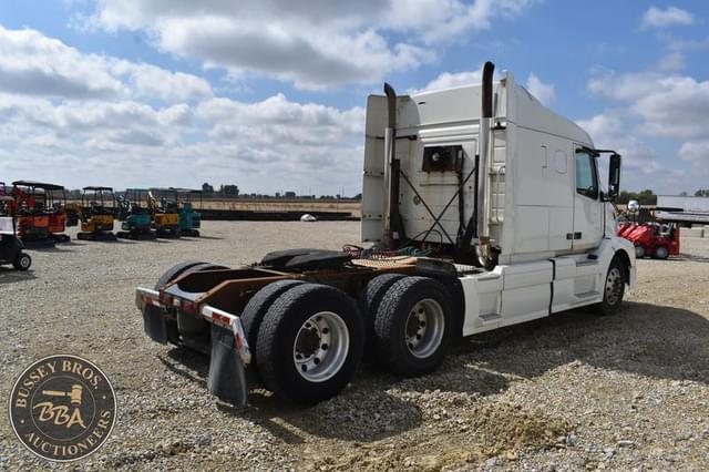 Image of Volvo VNL equipment image 4