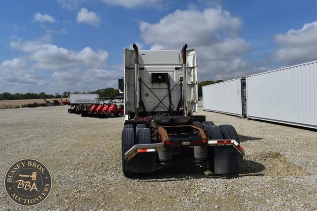 Image of Volvo VNL equipment image 3